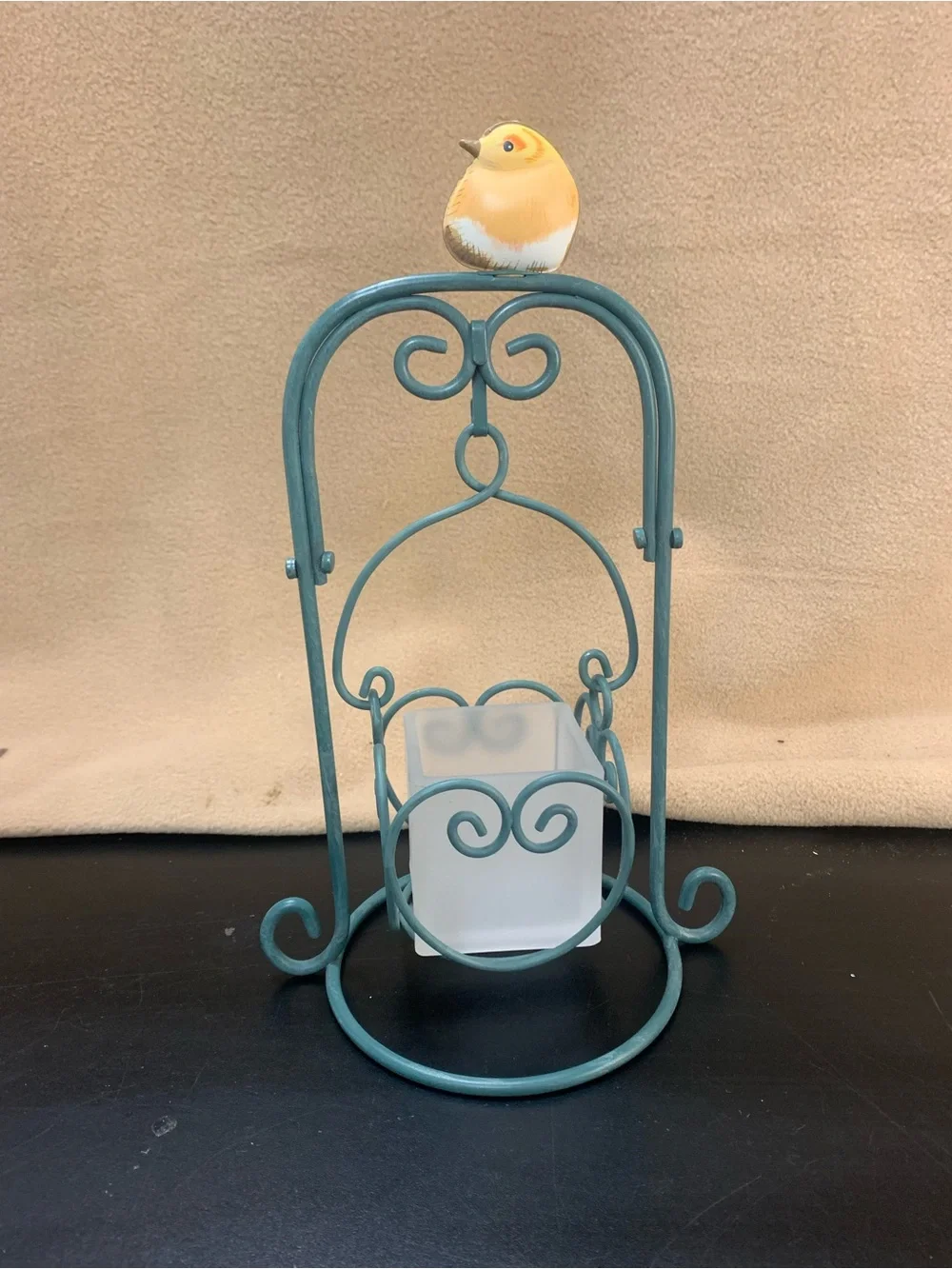 Green Birdhouse Frame Set with Decorative Metal Stand. Inv 901